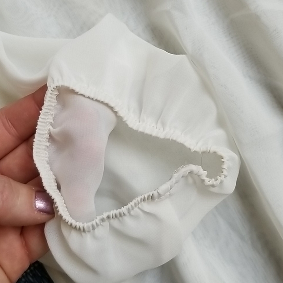 Lily Rose Sheer Lace Top - Picture 4 of 6